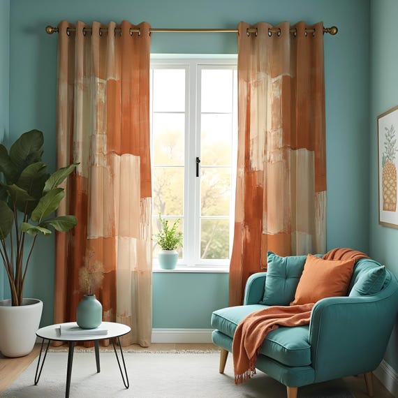 オレンジ色の抽象的なカーテン、モダンなブラシストロークパターンの