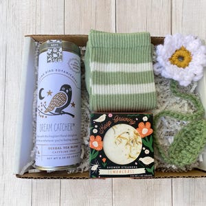 Care Paket - Tee, Duschdampfer, Blumen Lesezeichen & Socken - Geschenkbox - Buchliebhaber Geschenk - Wählen Sie Ihre Karte