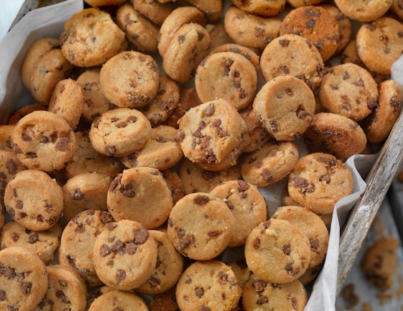 Build a Box Item - Mini Chocolate Chip Crunchy Cookies - 7.5 oz Box - Simple Ingredients