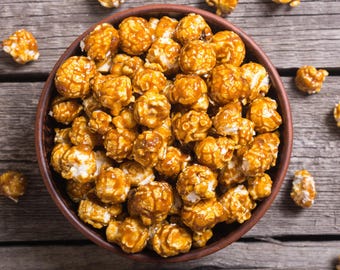 Producto para armar tu caja: Palomitas de maíz con caramelo y sal marina - Bolsa de 170 g - Palomitas de maíz con jalapeño y queso cheddar - Ingredientes sencillos