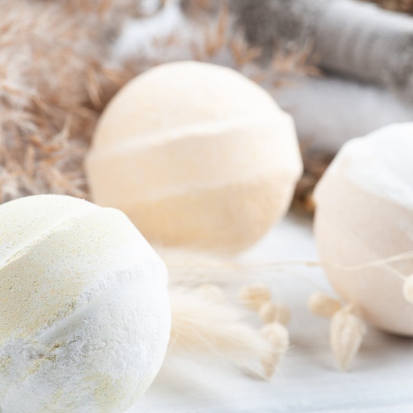 Build a Box Item - Oatmeal Milk & Honey Bath Bomb