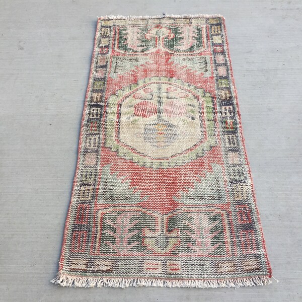 Vintage Rug / Small Rug / Vintage Oushak Rug/ Door Mat/ Oushak Rug / Turkish Rug / Turkish Runner Rug/  DoorMat 2.1x4.2 ft DK301