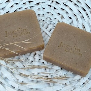 Savon artisanal adoucissant à l'avoine. image 3