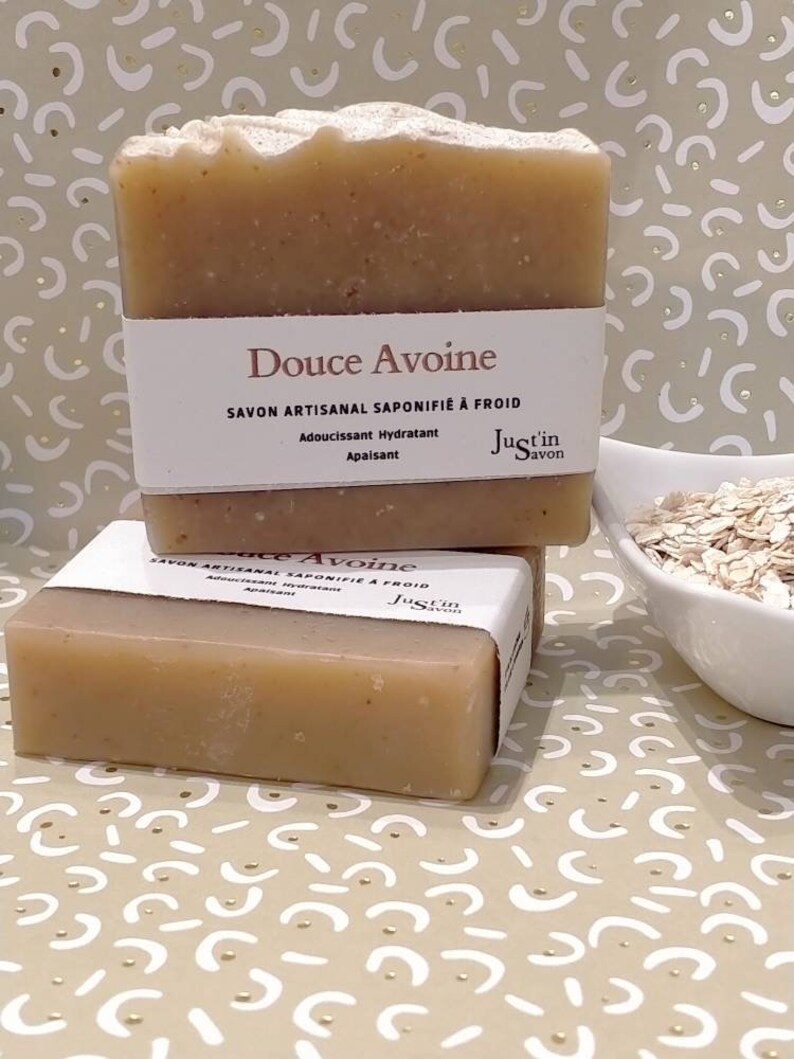 Savon artisanal adoucissant à l'avoine. image 2