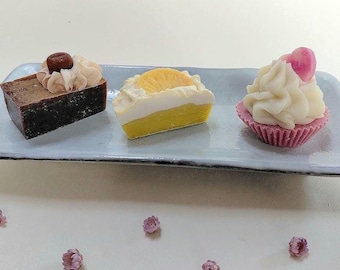 Small soaps, a natural and handcrafted gift.
