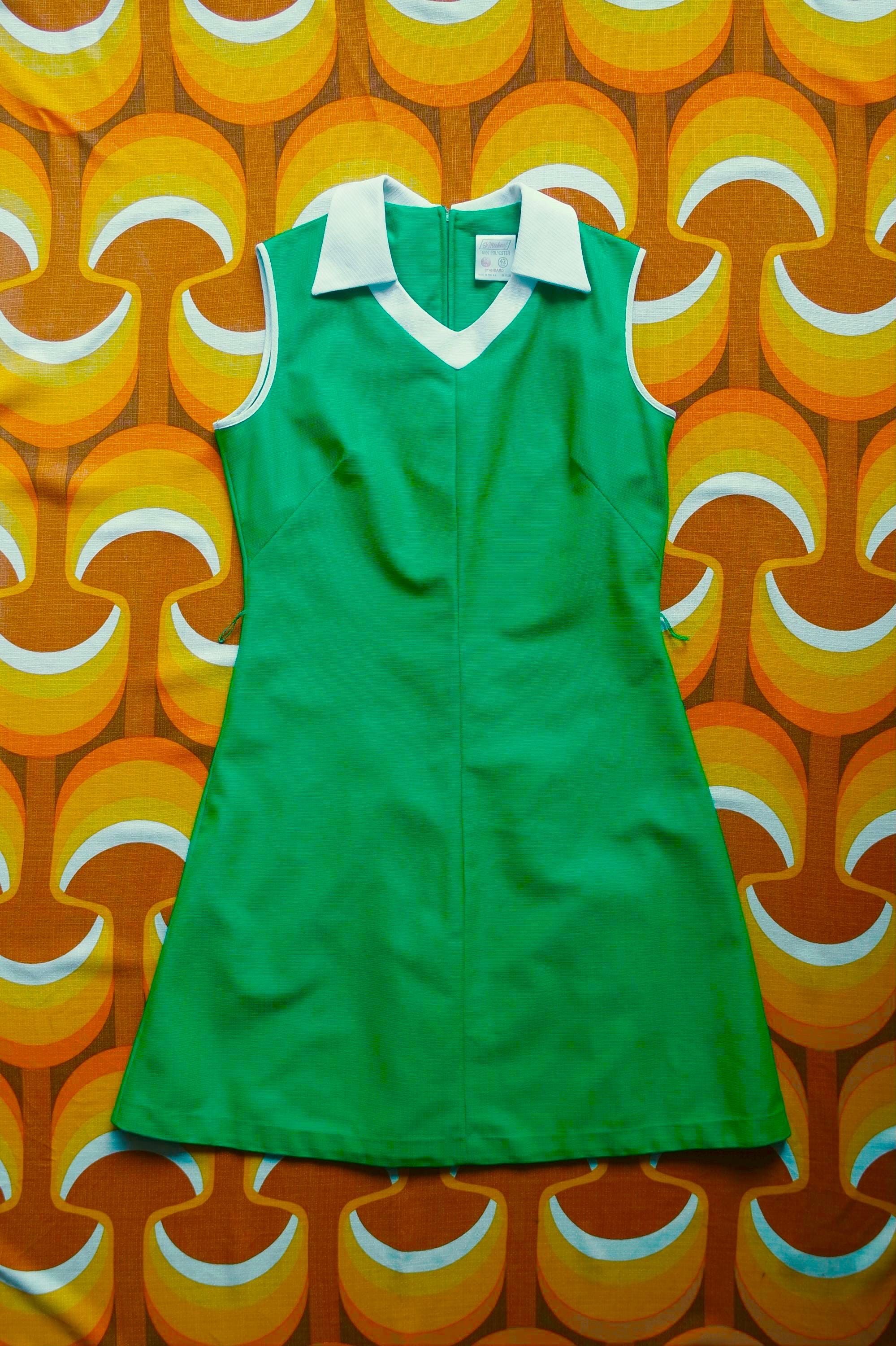 60s–70s Mod A-line Dress by St Michael: Bold Green White Colorblock, Contrast Trim, Pointy V-neck Collar – Space Age Go-Go Swinging Sixties