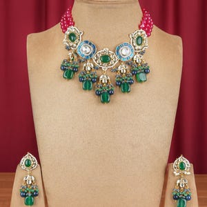 Collier de perles rouges et vertes de style victorien avec boucles d&#39;oreilles-Bijoux indiens-Bijoux pakistanais-Sautoir indien-Collier de perles Kundan Polki