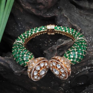 Brazalete Kundan Polki - Pulsera Polki Verde Esmeralda - Pulsera de Novia - Polki Kada - Brazalete de Boda Tradicional Indio con Apertura - Joya de Boda Punjabi