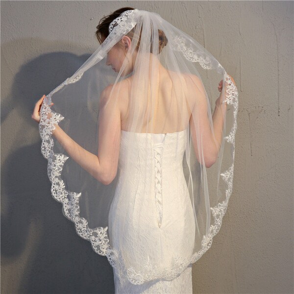 1 Meter White/Ivory Elegant Bridal Wedding Veil,Lace Veil With Comb,With Lace Edge Around