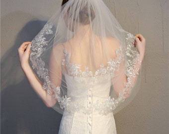 Two Layer Elegant Bridal Wedding Veil, Short Lace Veil With Metal Comb,With Lace Edge Around