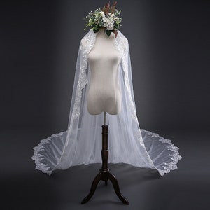 3 Meters Ivory/White Elegant Cathedral Bridal Wedding Veil,Long Lace Veil With Comb,With Lace Edge Around image 3