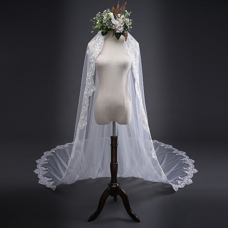 3 Meters Ivory/White Elegant Cathedral Bridal Wedding Veil,Long Lace Veil With Comb,With Lace Edge Around image 3
