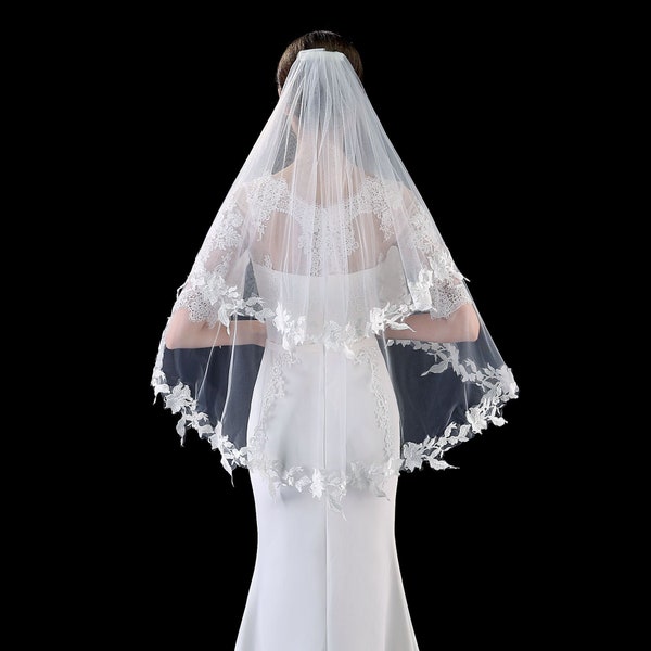 Ivory  Two Layer Elegant Bridal Wedding Veil, Lace Veil With Comb,With Lace Edge Around