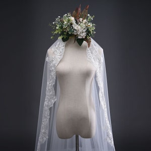 3 Meters Ivory/White Elegant Cathedral Bridal Wedding Veil,Long Lace Veil With Comb,With Lace Edge Around image 4