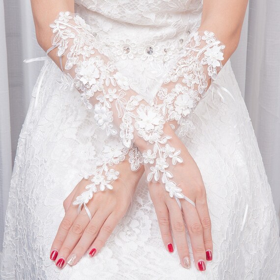 Short Lace Beaded Wedding Gloves Bridal Fingerless Gloves Accessory Party Ivory Short Lace Beaded Wedding Gloves Bridal Fingerless Gloves Accessory Party Ivory