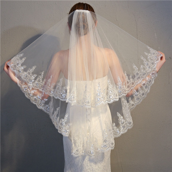 Two Layer Elegant Bridal Wedding Veil, Lace Veil With Comb,With Lace Edge Around