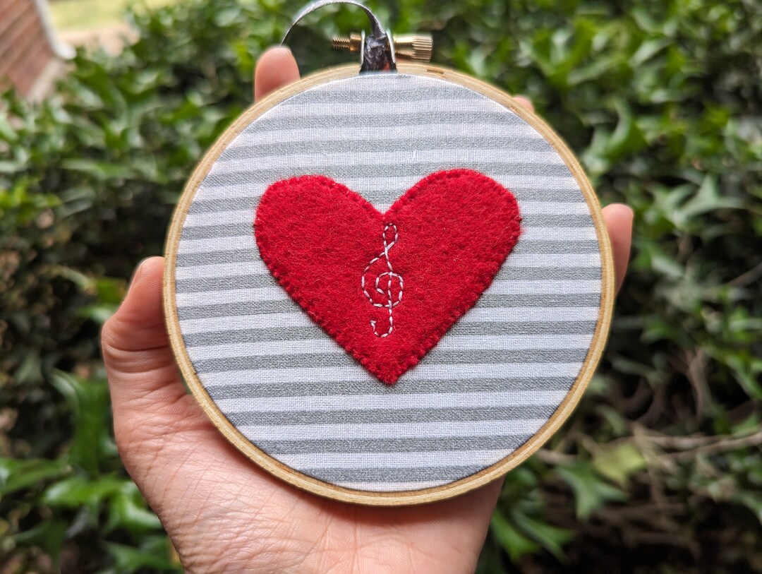 Musical Note Hoop Hand Embroidered Musical Note Wall Art | 4 Inch Embroidery Hoop Art ...