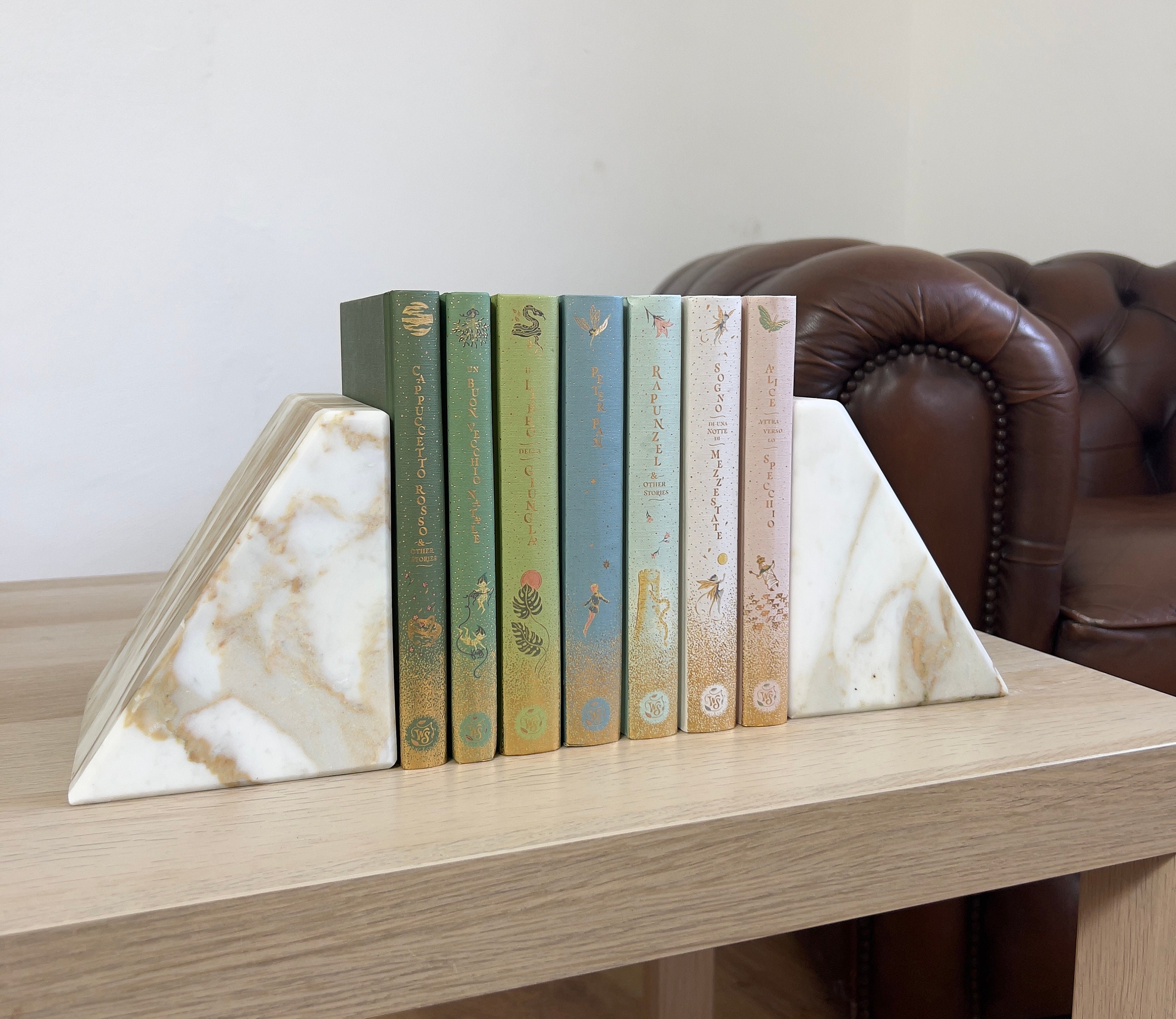 Calacatta gold Couple of bookends, Italian marble 100% made in Italy