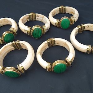 Buffalo Bone Cuff Bracelet: Malachite Gemstone Inlay, Traditional Jewelry
