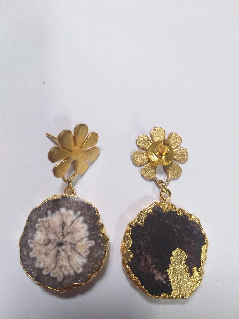 Boucles d'oreilles tranche solaire Druzy Boucles d'oreilles en agate grise Boucles d'oreilles bohème plaquées or Pierres précieuses bijoux tendance lustre oreille pendante traditionnelle image 5