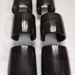 Brazalete de cuerno de búfalo negro: joyería bohemia