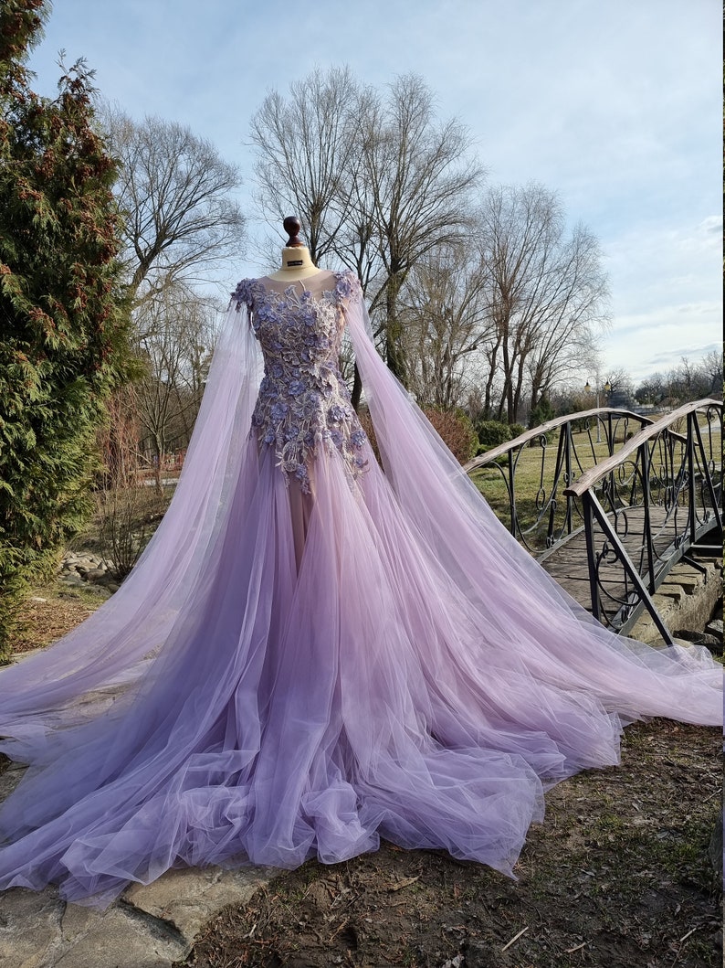 Custom Couture Purple Wedding Gown Iris Tulle Dress with 3D Flowers Beading Lace 画像 2