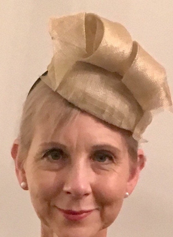 Pale Gold Fascinator. Pale Gold Percher 