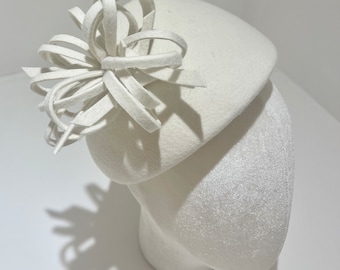 Brides fascinator hat (available in white and ivory). Handmade. Ivory felt with matching flower.