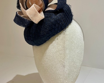 Pill box hat with veilling and curl detail (Carrie). Available in different colours.