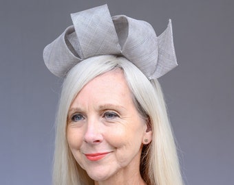 Large fascinator (Georgiana). Available in different colours