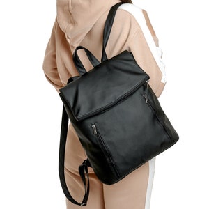 Schwarzer Rucksack, Frauenrucksack, Öko-Lederrucksack, Veganer Rucksack, Rucksack für Laptop, Sonderanfertigung, Stadtrucksack