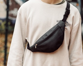 Fanny pack, Men Fanny pack, Hip Bag, Bum bag, Belt bag, Waist bag, Free hands bag, Handmad bag, Black bag, Black Fanny pack. borsa da uomo