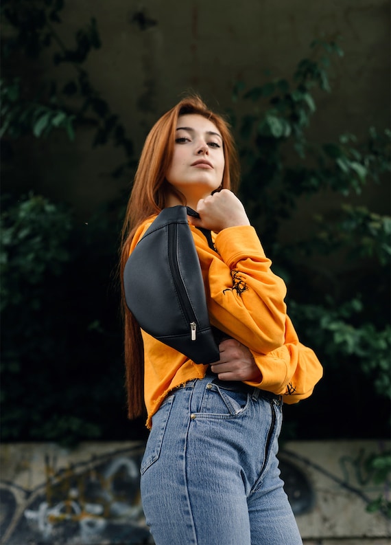 Black Fanny Pack for Women, Small Vegan Waist Bag, Minimalist Belt Bag, Crossbody Festival Bag, Travel Pouch, Gift for Her
