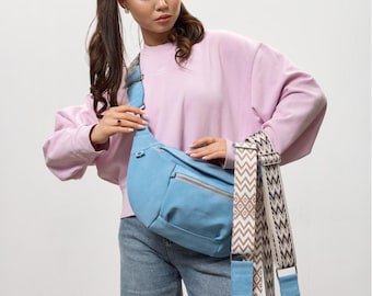 Personalisierte blaue Wildledertasche, individuelle Gürteltasche für Frauen, Sling Reisetasche, einzigartiges Geschenk für sie
