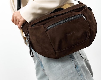 Marsupio in pelle scamosciata marrone personalizzato, borsa a tracolla grande, borsa a spalla firmata, borsa da donna in pelle scamosciata