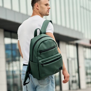 Moderne groene rugzak voor laptop - Eco-vriendelijk veganistisch cadeau, eco-leren rugzak voor hem - Veelzijdige laptopwerktas