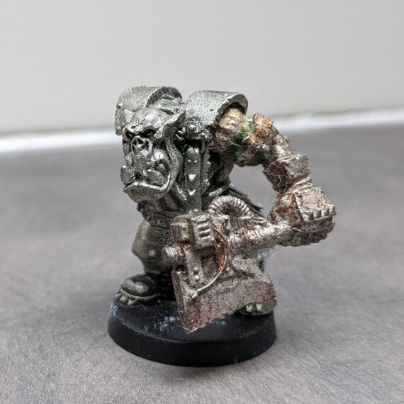 Ork Metal Commander With a Missing Arm - Etsy Denmark