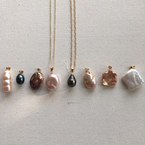 Baroque pearl pendant,single pearl necklace,freshwater pearl pendant,keshi pearl,baroque pearl necklace,dainty pearl necklace