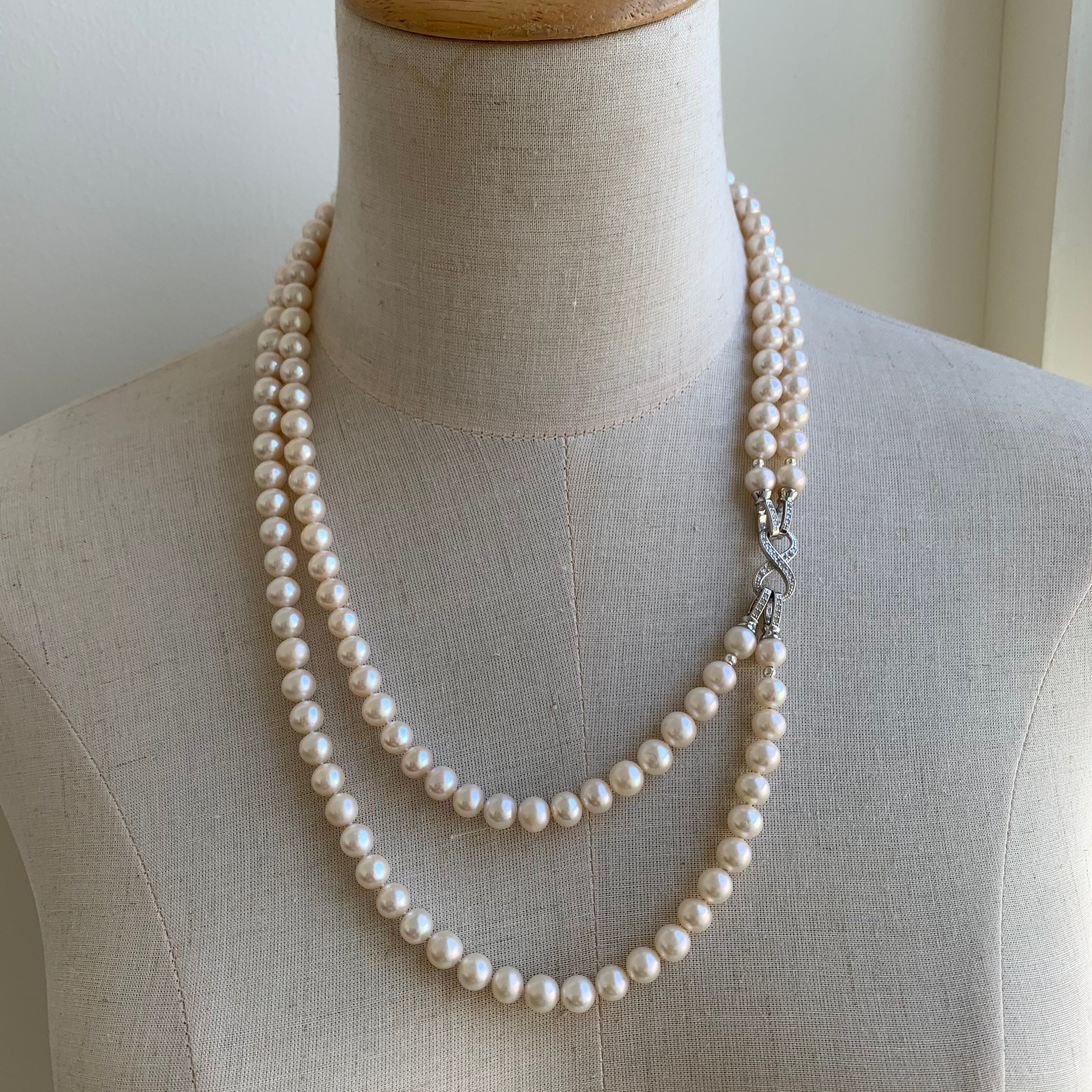 Double Pearl Choker 