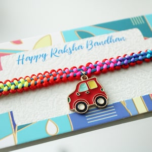 ZoomZoom Rakhi – Rakhi colorato fatto a mano per bambini / Ciondolo per auto, regalo Raksha Bandhan su carta premium
