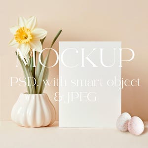 Mockup di inviti di nozze pasquali, primavera, caccia alle uova, cancelleria, mockup di biglietti floreali boho minimalisti, mockup di biglietti Smart Object, mockup di fiori