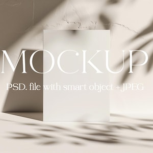 Mockup trouwkaarten, minimalistische uitnodigingskaart mock-up, PSD slim object, briefpapierbegroeting lege lege kaart Mockup bloemenmodel