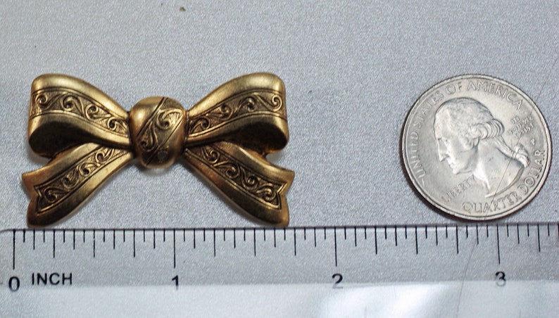 Medium Gold Bows with Streamers DIY Bow Assemblage Couture Bow PinPendants 1 pc Vintage Brass Bow Pin Stampings Bow Pin Accessories