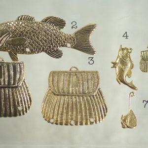 Vintage Brass Fish Basket Stamping, Brass Fishing Charms for Earring Bracelet Wine Glass Assembly, Fish Basket Rod and Reel Charms, 1-5pc