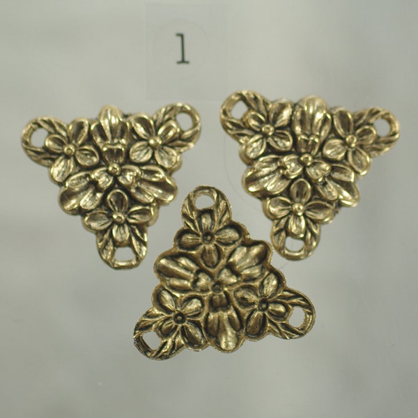 Conectores de latón vintage de 3 vías, conectores de flores victorianos, conector de flor de lis de latón dorado de 3 vías. Conectores victorianos de plata de 3 vías, 2 piezas