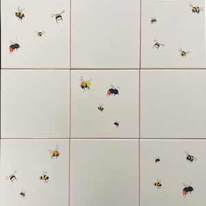 Beeautiful Bee tiles for splash backs, kitchens, cookers. Many variations in layout and size of tile!