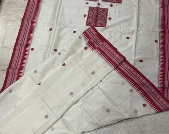 Een elegante katoenen bengaalse handgeweven sari met crème en rode rand
