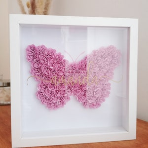 Cornice di fiori di carta farfalla | Regalo personalizzato per bambina, nascita, compleanno | Decorazione della stanza della ragazza | Arredamento magico