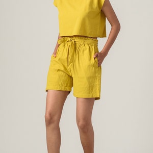 Ruffle Waist Linen Shorts: Beachy Summer Casual with Pockets
