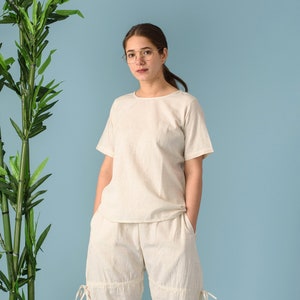 Blusa básica de linho feminina | Blusa de linho natural | Blusa de linho relaxada | Blusa de manga curta | Blusa de linho minimalista | Camisa de verão para o dia a dia | (41)